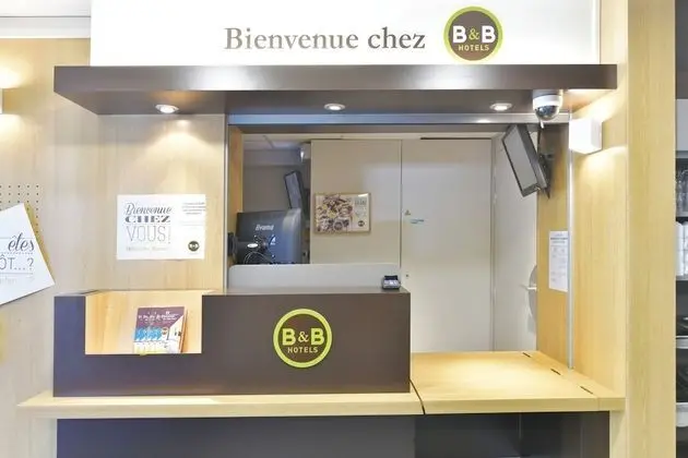 B&B Hotel Clermont Ferrand Le Brezet Aéroport - Lobi