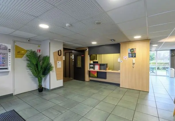 B&B Hotel Creil Chantilly - Lobi