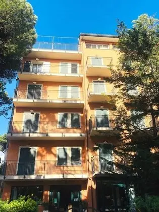 Hotel B&B Des Bains - Dış Mekan