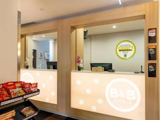 B&B Hotel Düsseldorf-Airport - Lobi