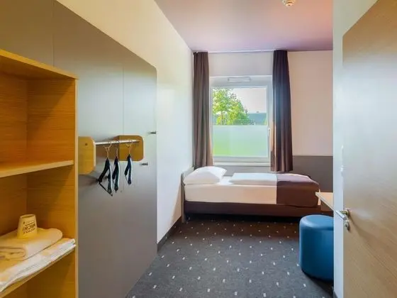 B&B Hotel Düsseldorf-Airport - Oda