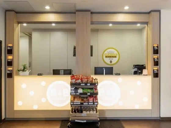 B&B Hotel Düsseldorf-Mitte - Lobi