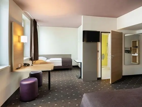 B&B Hotel Düsseldorf-Mitte - Oda