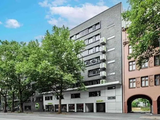 B&B Hotel Frankfurt City-Ost - Dış Mekan