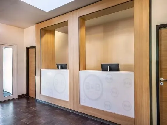 B&B Hotel Freiburg-Nord - Lobi