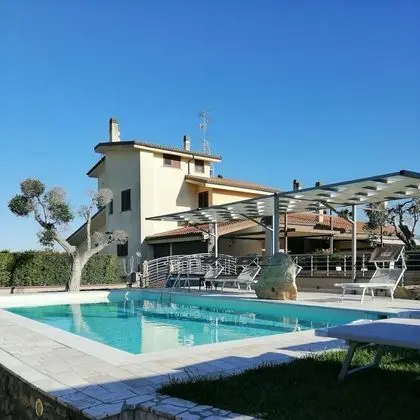 B&B Giardini di Marzo - Havuz