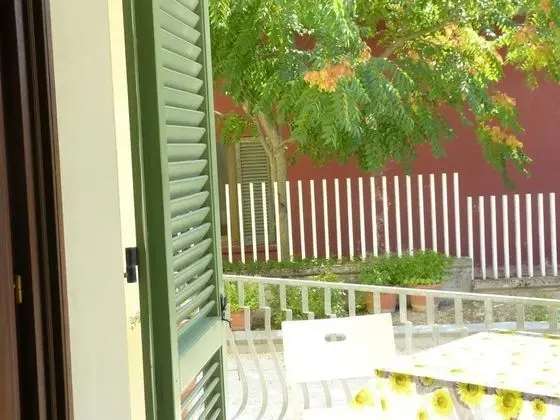B&B Home Larina