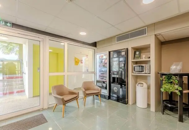 B&B Hotel Lens Noyelles-Godault - Lobi