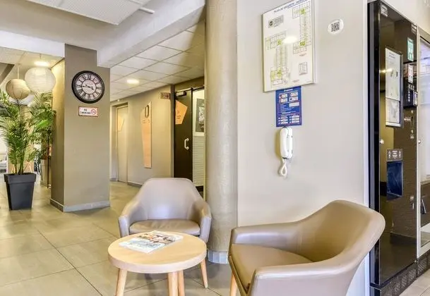 B&B Hotel Narbonne - 2 - Lobi