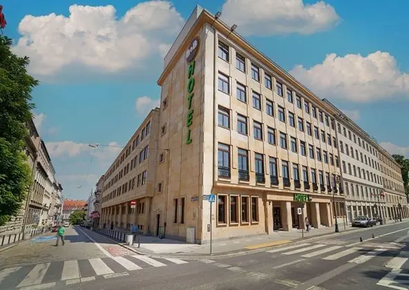 B&B Hotel Poznań Old Town - Dış Mekan