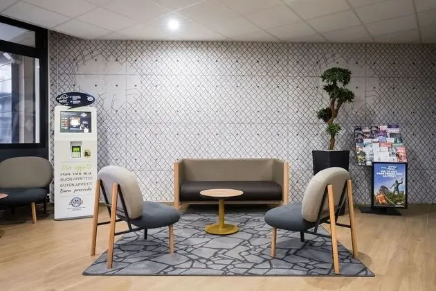 B&B HOTEL Rosny-sous-Bois Paris Est - Lobi