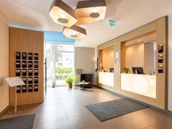 B&B HOTEL Stuttgart-Airport/Messe - Lobi