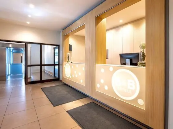 B&B Hotel Stuttgart-Bad Cannstatt - Lobi