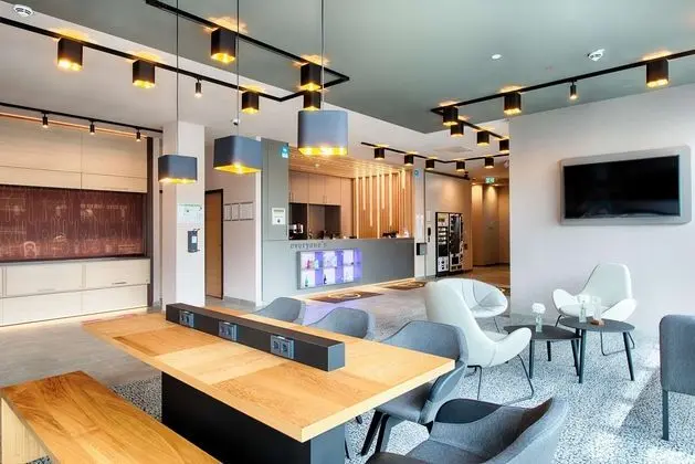 B&B Hotel Stuttgart-Neckarhafen - Lobi
