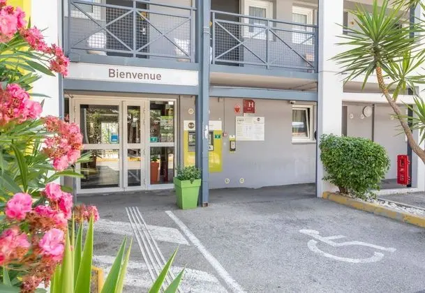 B&B Hotel Toulon La Seyne Sur Mer - Dış Mekan