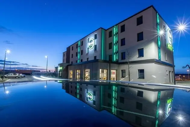 B&B Hotel Troyes Magasins D'Usine - 1