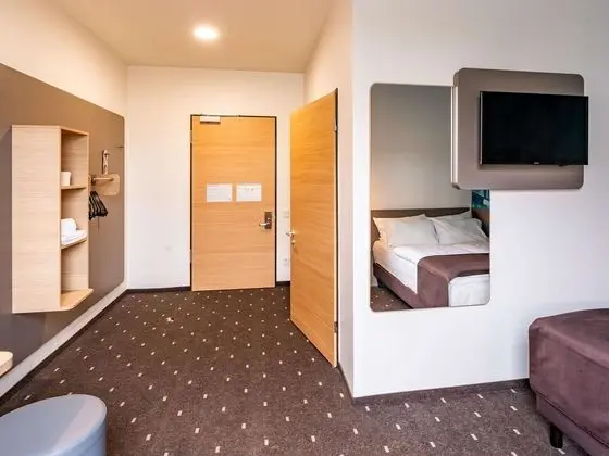 B&B Hotel Wolfsburg-Weyhausen - 1