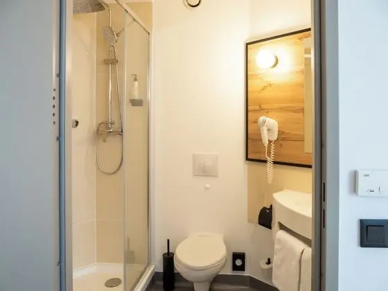 Hotel B&B Wrocław Centrum - Banyo Tipleri