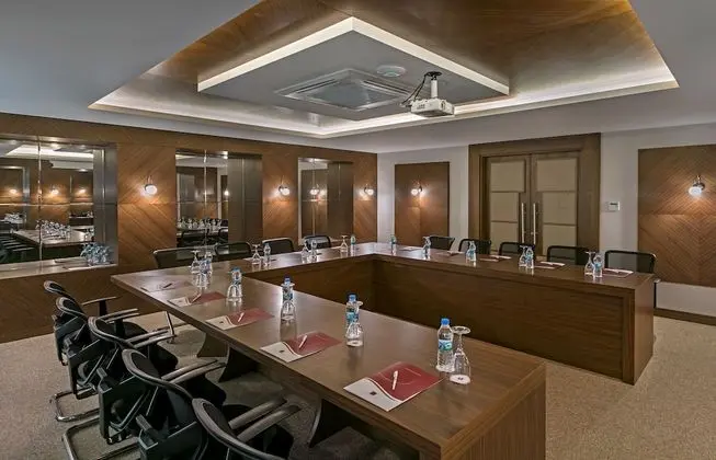 B Business Hotel & Spa - İş / Konferans