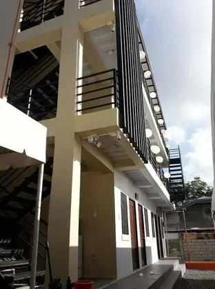 B & E Apartelle