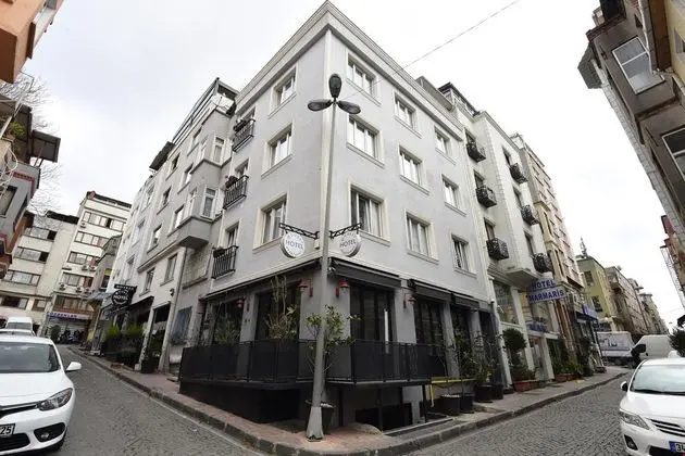 B Guest Hotel