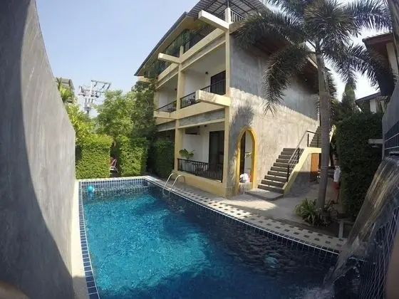 B Happy Resort