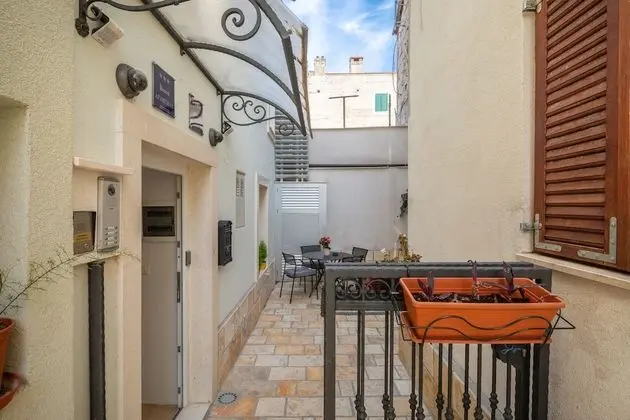 B - Luxury Studio With Terrace in Heart of Split