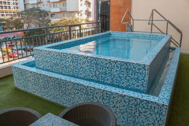 The B Hotel - Havuz