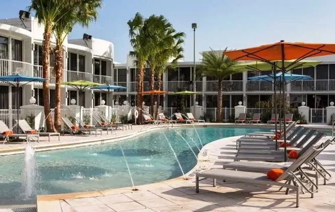 B Resort And Spa Lake Buena Vista - Havuz