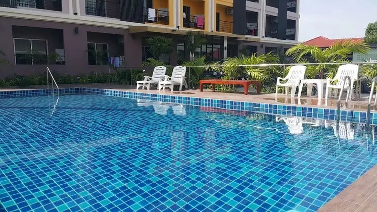 B Space Residence - Havuz