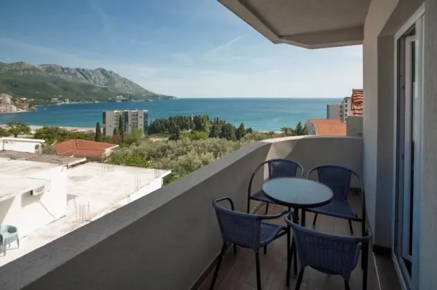 B&T Apartments - 1