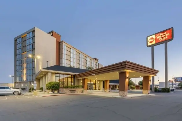 B/W Plus Sparks-Reno Hotel