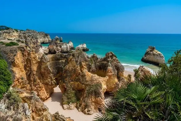 B02 - Fantastic Apartment With Pool Almost On The Sandy Beach by DreamAlgarve - Plaj