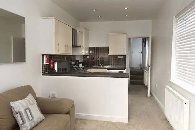 B16 Apartment C, Birmingham - Mutfak