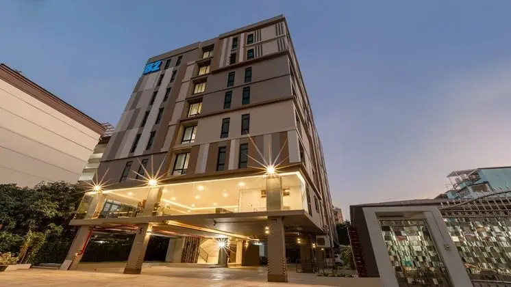 B2 Huai Khwang Premier Hotel