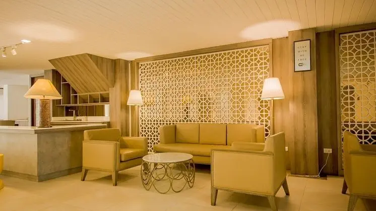 B2 Riverside Premier Resort - Lobi