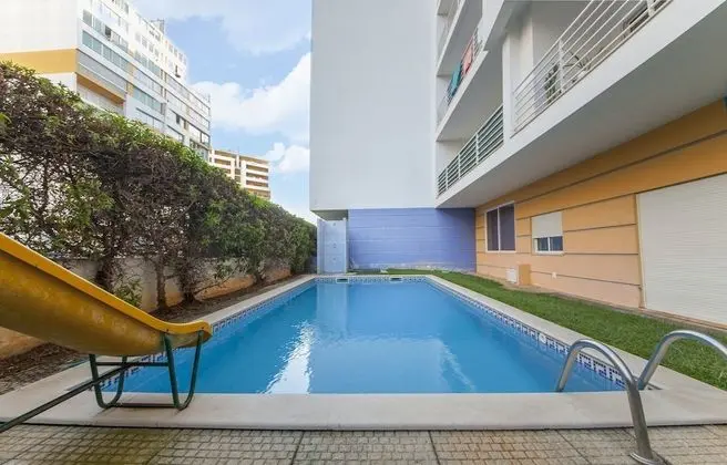 B44 - Alto do Quintão Central Apartment - Havuz