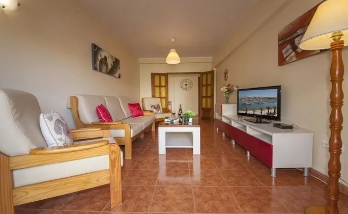 B45 - Main Avenue 2 Bed Apartment - Oda