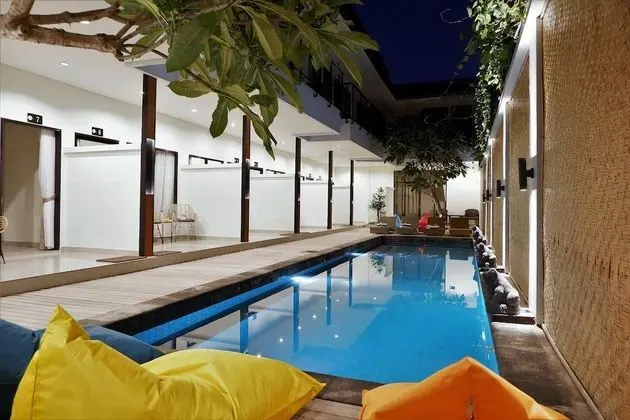 Villa & Hotel B52 Gili Air - Havuz