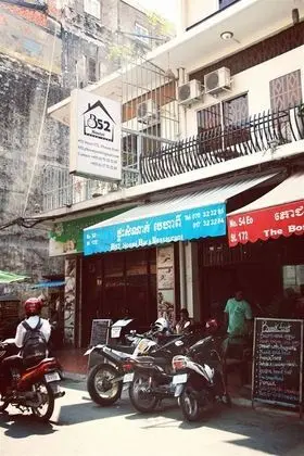 B52 HOSTEL