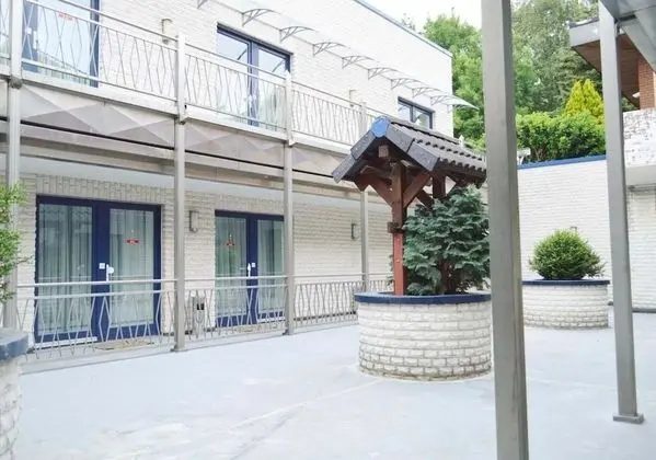 Hotel B8 Voerde - 1