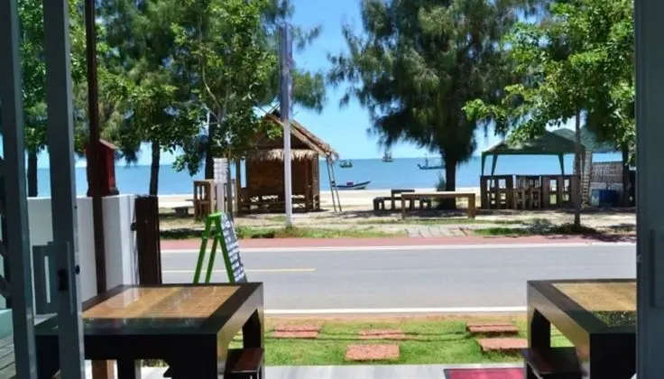 Baan Aroka Beach Front - Konum Öne Çıkanlar