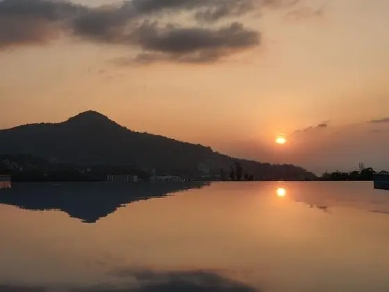 Baan Chom View Kamala - Havuz