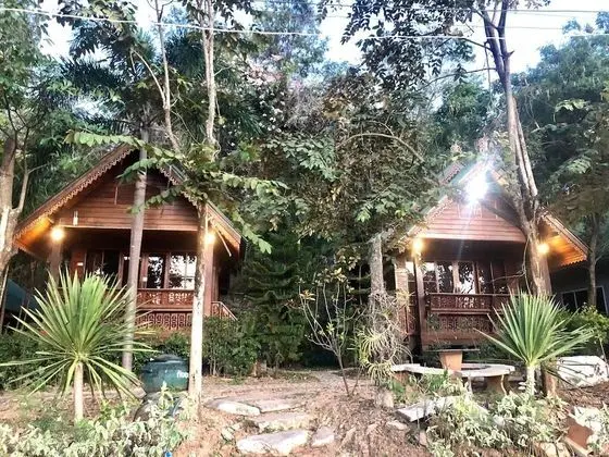 Baan Ing Khao Resort