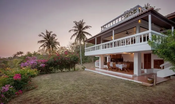 Baan Khunying Villa Secluded Phuket Beachfront