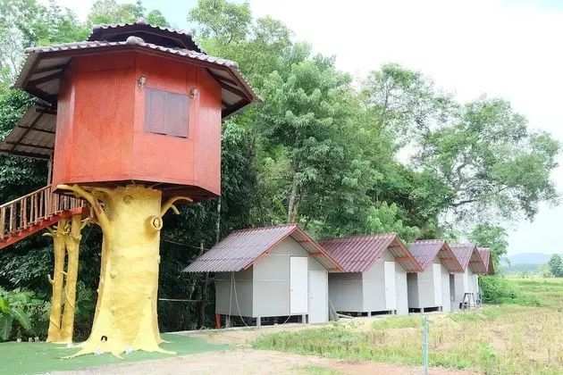 Baan Klang Nam Resort