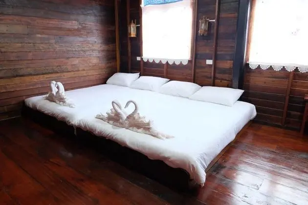 Baan Kun Tuad Ko Si Chang - Oda