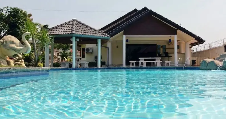 Baan Laksee Pool Villa