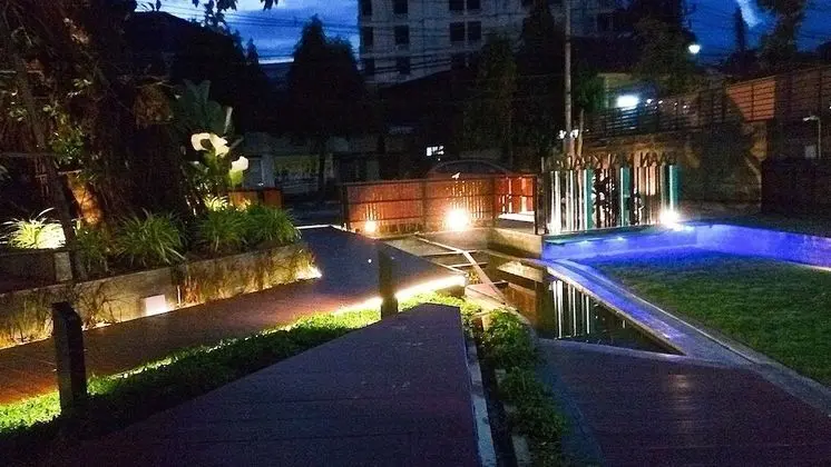 Baan Mai Kradan Hostel Chiang Rai - Dış Mekan