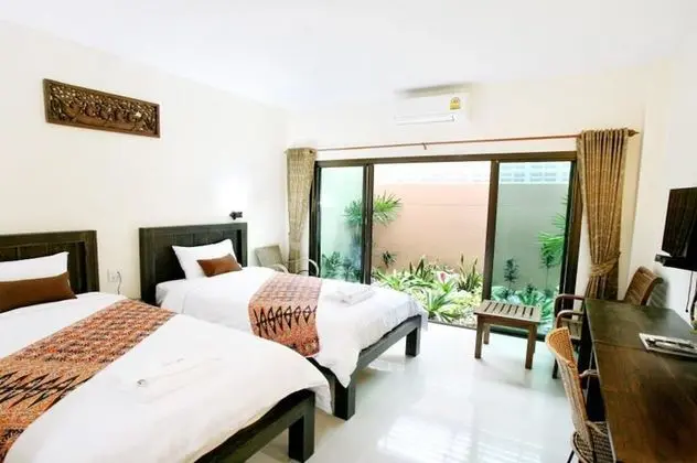 Baan Na Khon Hotel